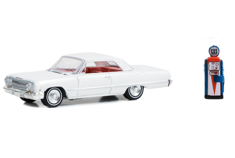 Hobby Shop 97150-A 1963 Chevrolet Bel Air 1:64 Diecast