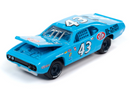 Richard Petty 1972 Plymouth Road Runner Johnny Lightning Pop Culture 1:64 Scale