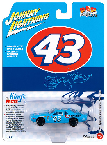 Richard Petty 1972 Plymouth Road Runner Johnny Lightning Pop Culture 1:64 Scale