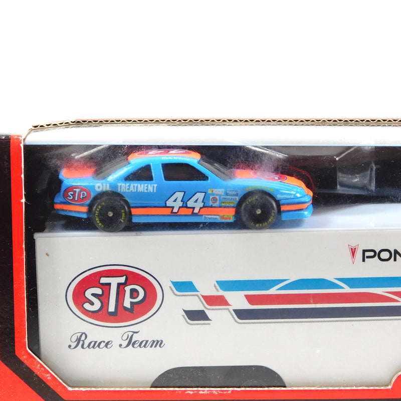 *Pre-Owned* Rick Wilson 1993 STP Racing Champions Hauler With 1:64 Nascar Diecast