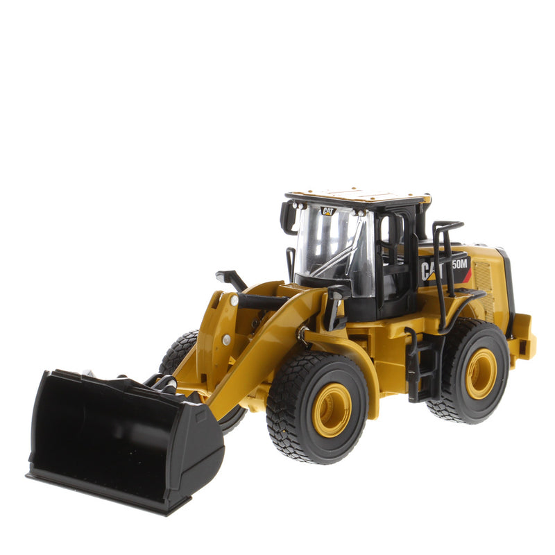 Caterpillar 950M Wheel Loader W/ Log Fork & Bucket 1:64 Scale Diecast 85635