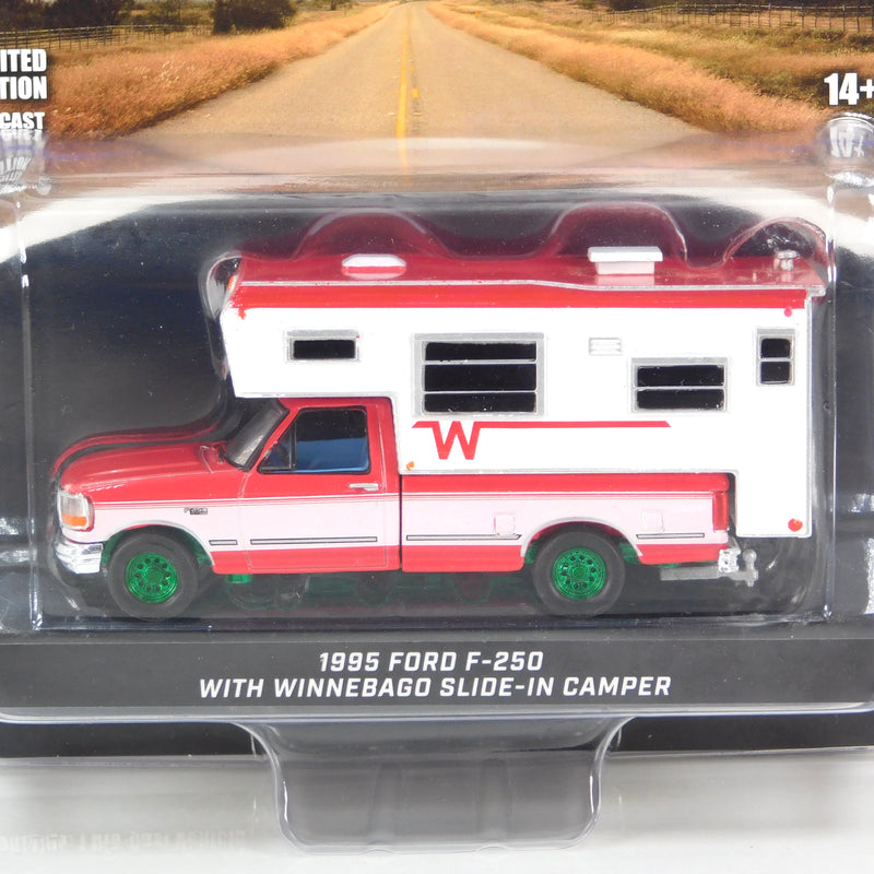 Green Machine Hobby Exclusive 30449 1995 Ford F-250 Long Bed with Winnebago Camper 1:64 Diecast