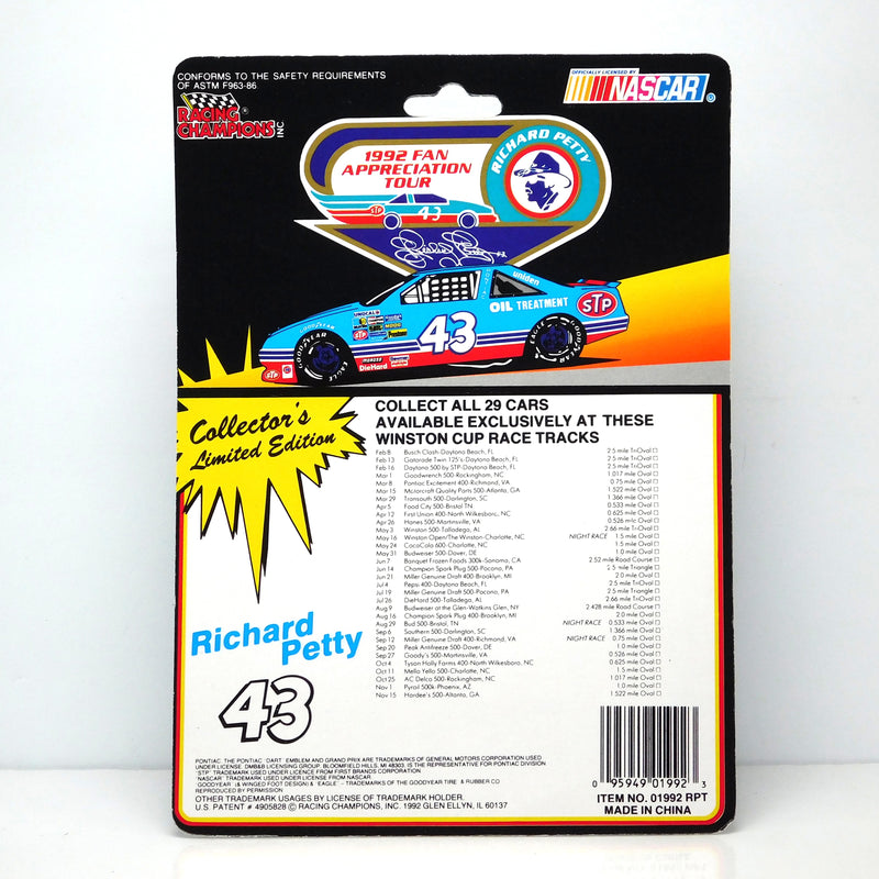 *Pre-Owned* Richard Petty 1992 STP Charlotte 2 Racing Champions 1:64 Nascar Diecast