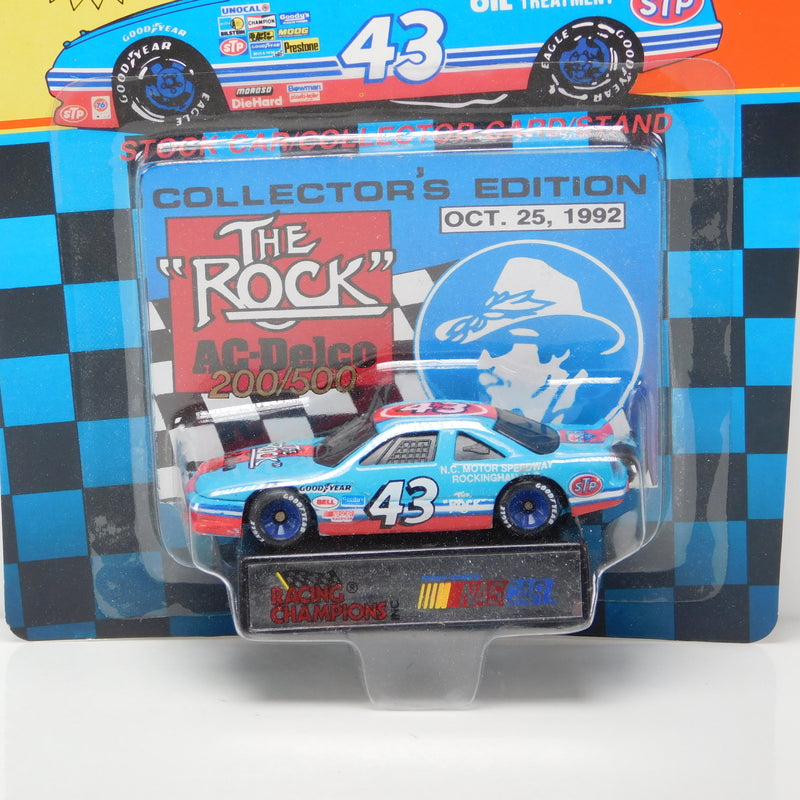 *Pre-Owned* Richard Petty 1992 STP Rockingham Racing Champions 1:64 Nascar Diecast