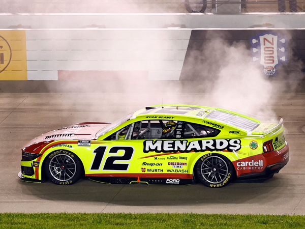 *Pre-Order* Ryan Blaney 2025 Menards Cardell Nashville Win 1:24 Nascar Diecast