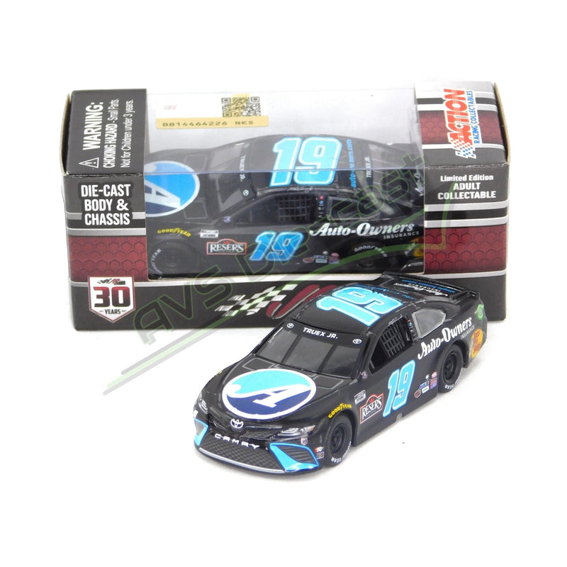 Martin Truex Jr 2021 Auto-Owners Insurance Darlington Throwback 1:64 Nascar Diecast Chassis Rubber Tires - Lionel Racing - AVS Diecast